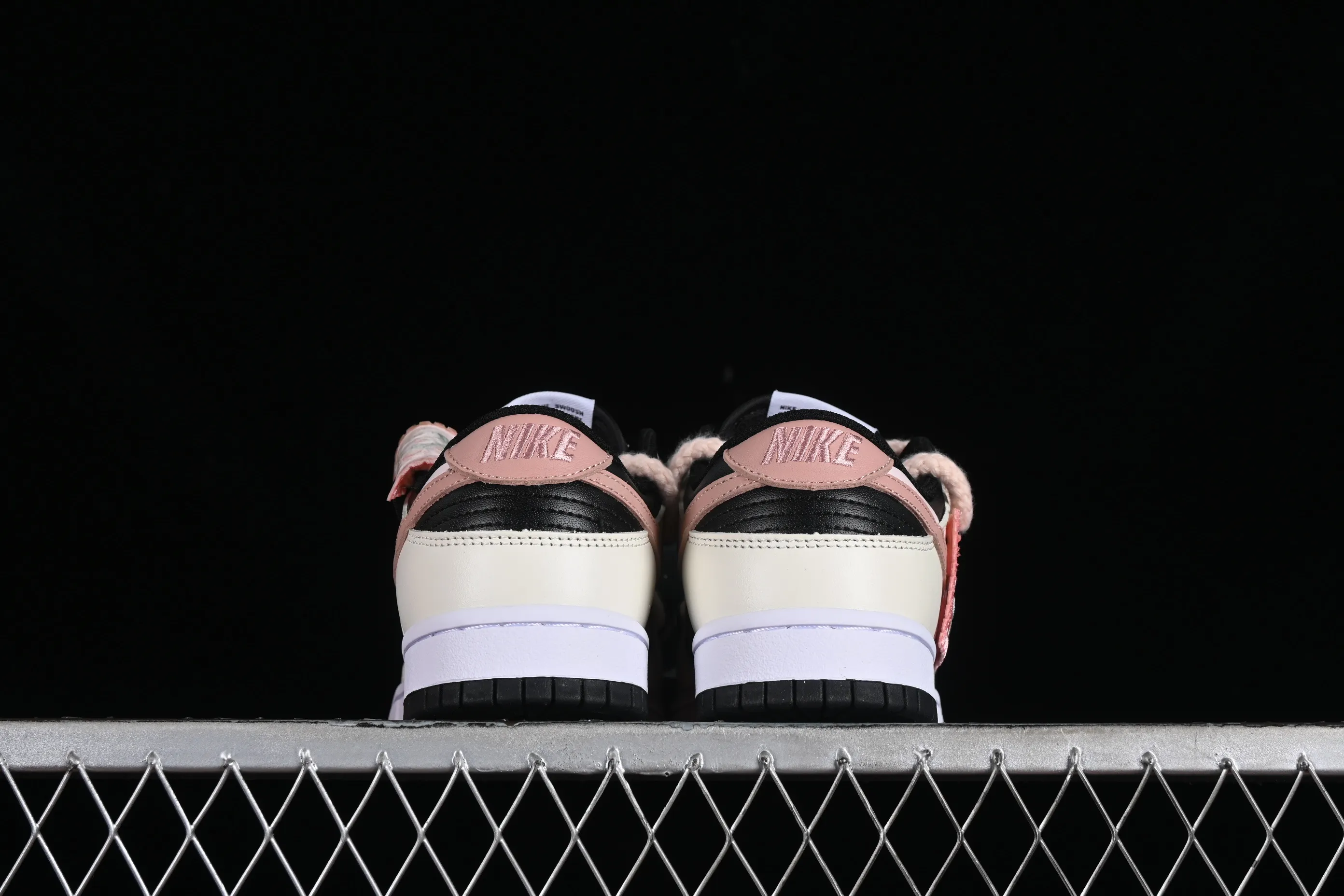 All categories Nk SB Dunk series Nk SB Dunk Low low-top sneakers Nk Dunk Low White Dream Garden Black and White SB low-top casual sneakers FD1232-001